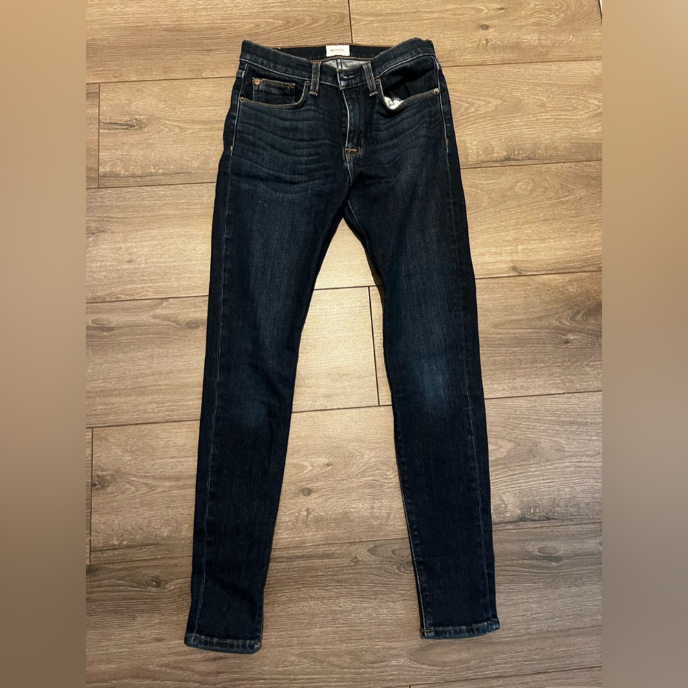 HUDSON JEANS - size 26. Dark denim so cute!